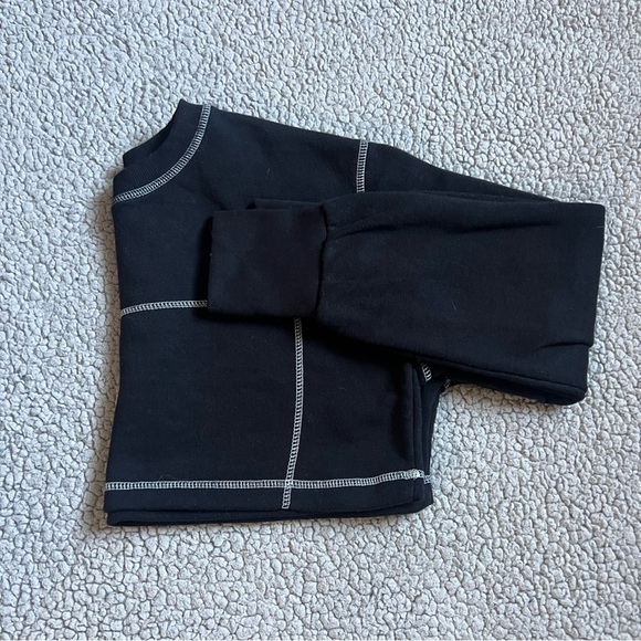 PrettyLittleThing Black Contrast Stitch Crop Sweatshirt - Picture 9 of 9